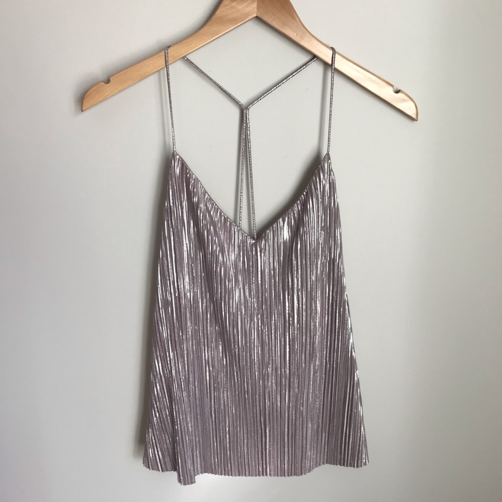 Metallic  tank